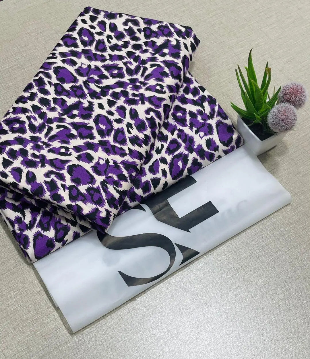 2 Pcs Women's Unstitched Printed Suit