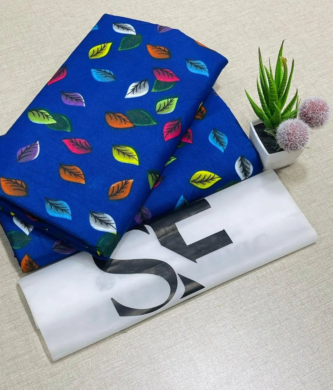 2 Pcs Women's Unstitched Printed Suit