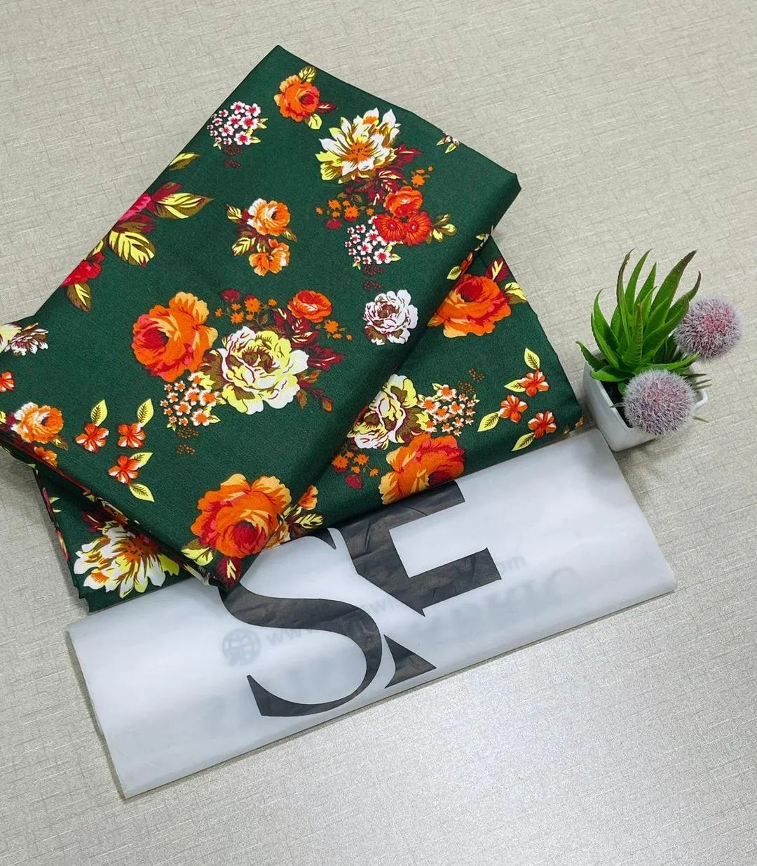2 Pcs Women's Unstitched Printed Suit