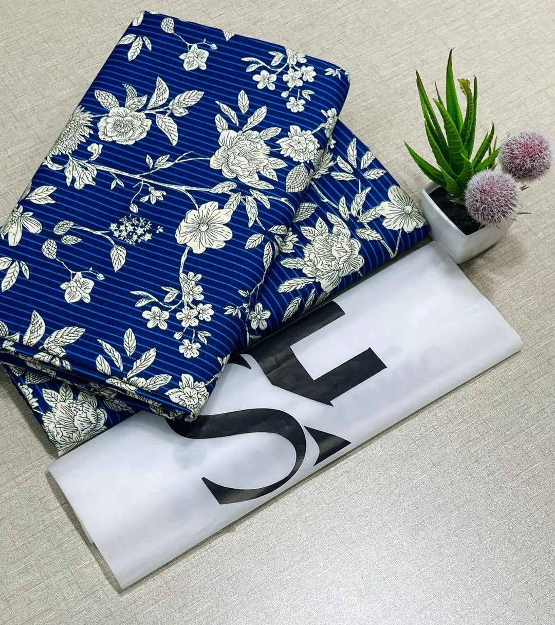 2 Pcs Women's Unstitched Printed Suit