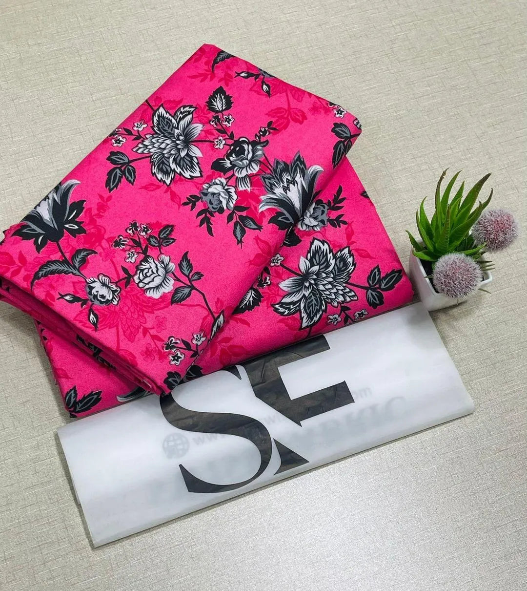 2 Pcs Women's Unstitched Printed Suit