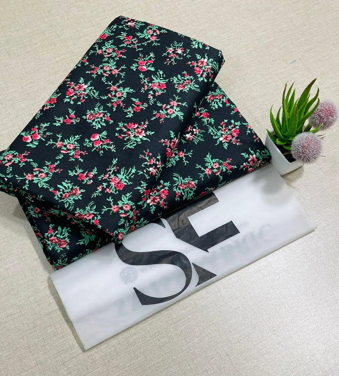 2 Pcs Women's Unstitched Printed Suit