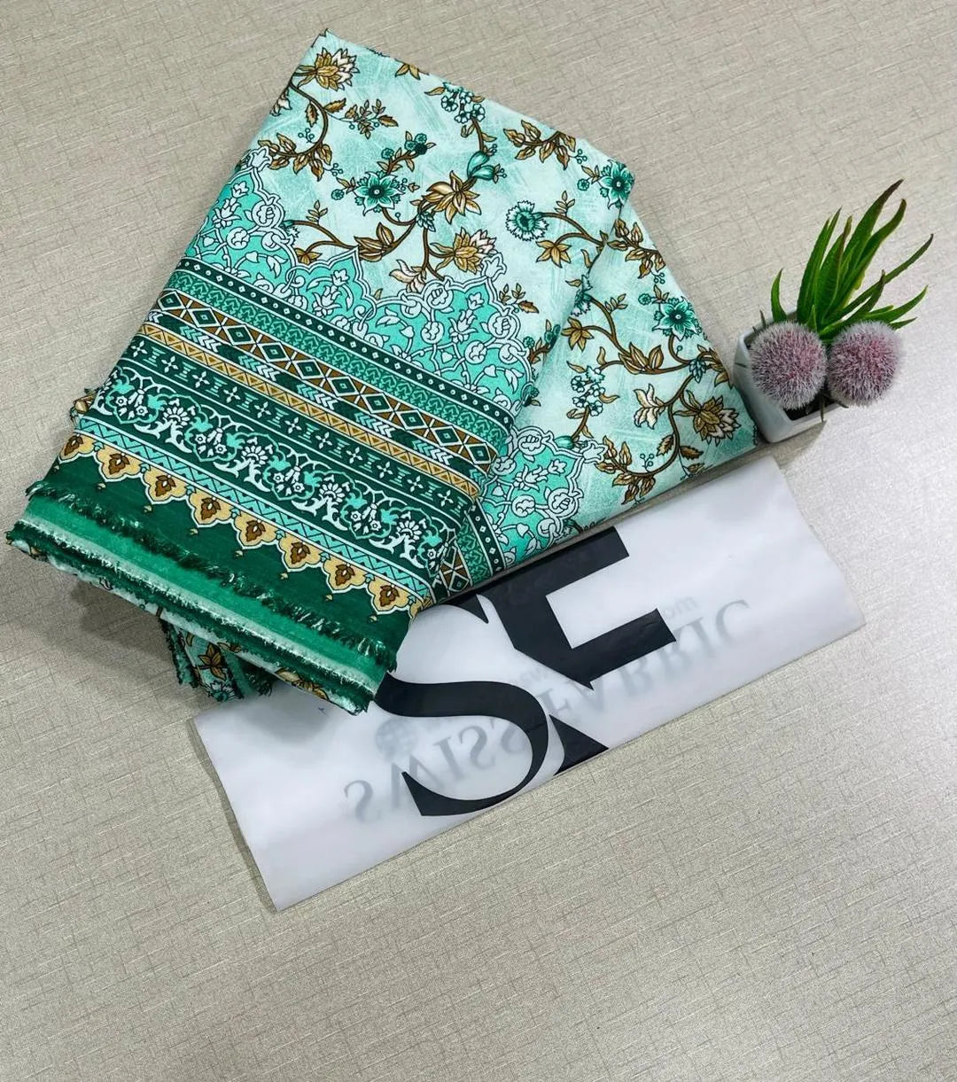 2 Pcs Women's Unstitched Printed Suit