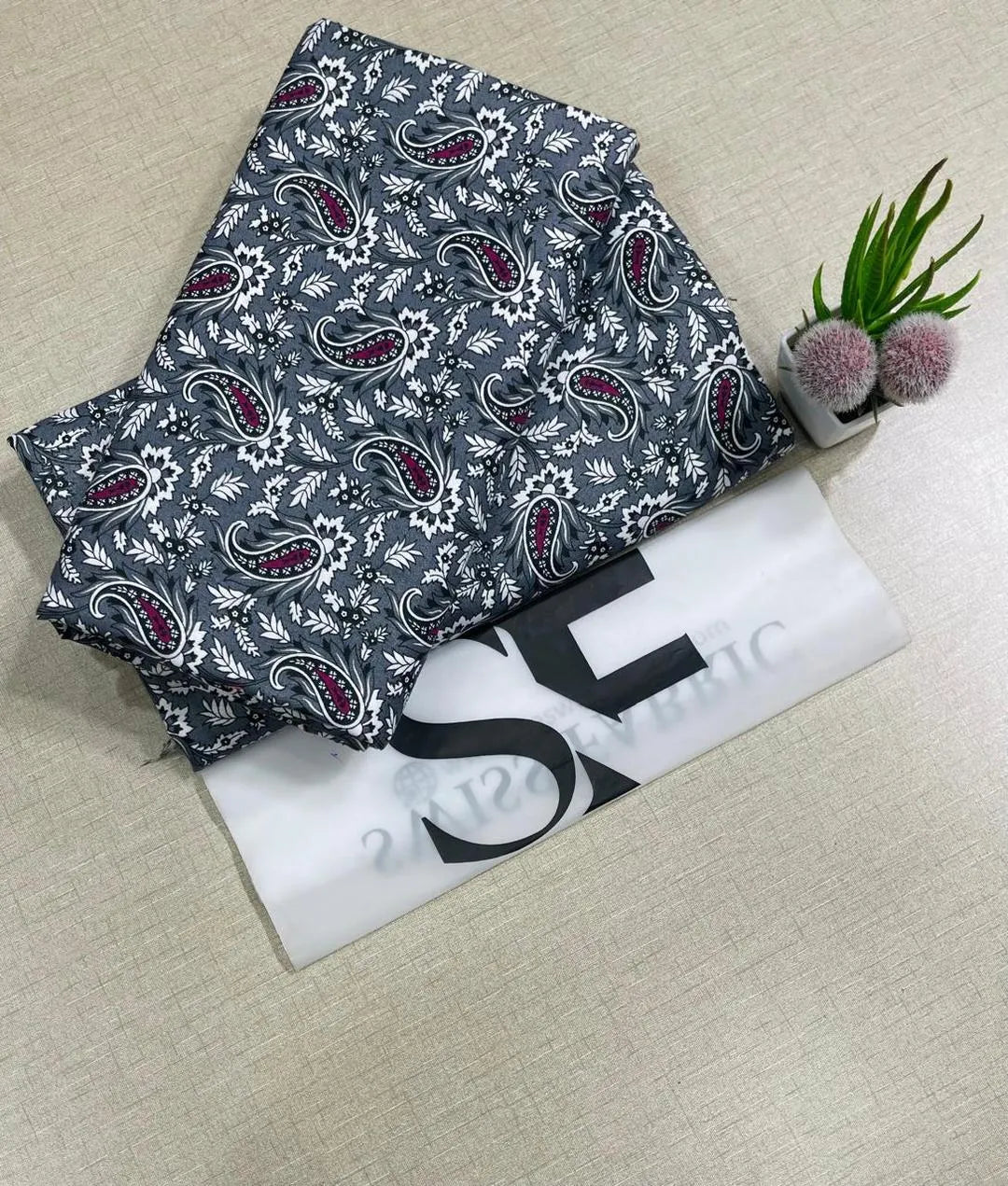 2 Pcs Women's Unstitched Printed Suit