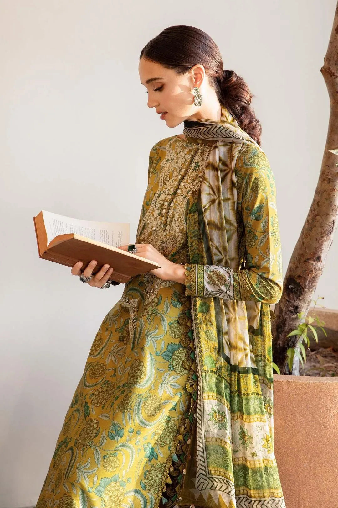 3 Pcs Women's Unstitched Printed Suit
