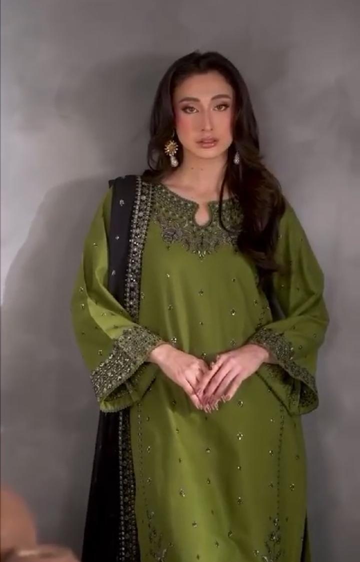 Women Linen Embroidered 3Pc Suit Green Eid Festive